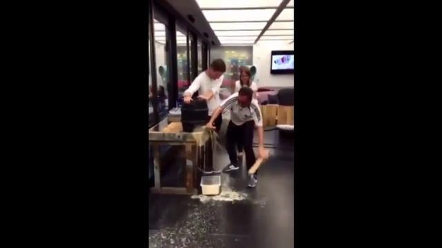 Открыть бочку))) смотреть онлайн