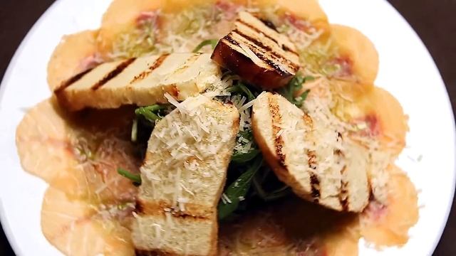 Карпаччо из лосося - Ресторан "Q Bar" смотреть онлайн