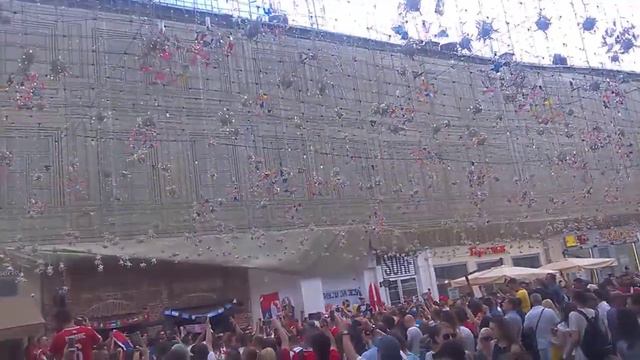 Ул.Никольская .ЧМ по Футболу Сербы гуляют!!!!! смотреть онлайн