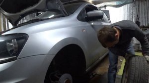 Фольксваген поло седан замена тормозных дисков и колодок