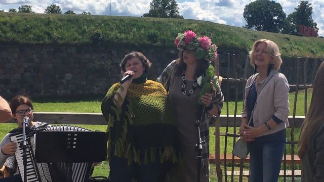 Праздничные песни вместе с Иреной Анцане смотреть онлайн