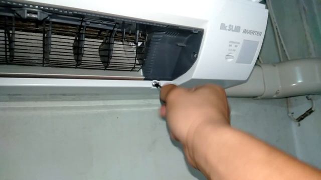 ถอดหน้ากาก Mitsubishi Mr.SLIM inverter,HOW TO OPEN SPLIT AC INDOOR UNIT FOR SERVICING OR CLEANING смотреть онлайн