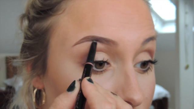 Eyebrow Definer - Anastasia Beverly Hills смотреть онлайн