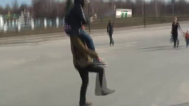 Ната на плечах Пети / Nata on Petr's shoulders смотреть онлайн