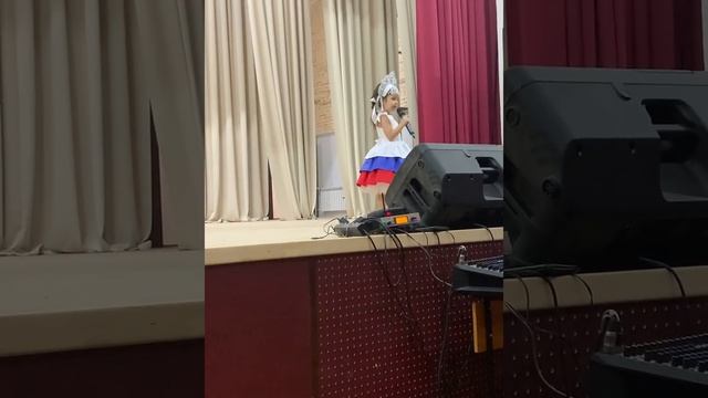 Я живу в России где дубы и клёны смотреть онлайн