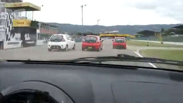 Geely Ray LC 1 3L le test des voitures sur circuit смотреть онлайн