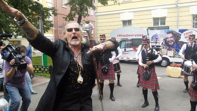 Никита Джигурда будет баллотироваться в мэры Москвы с песнями и танцами смотреть онлайн