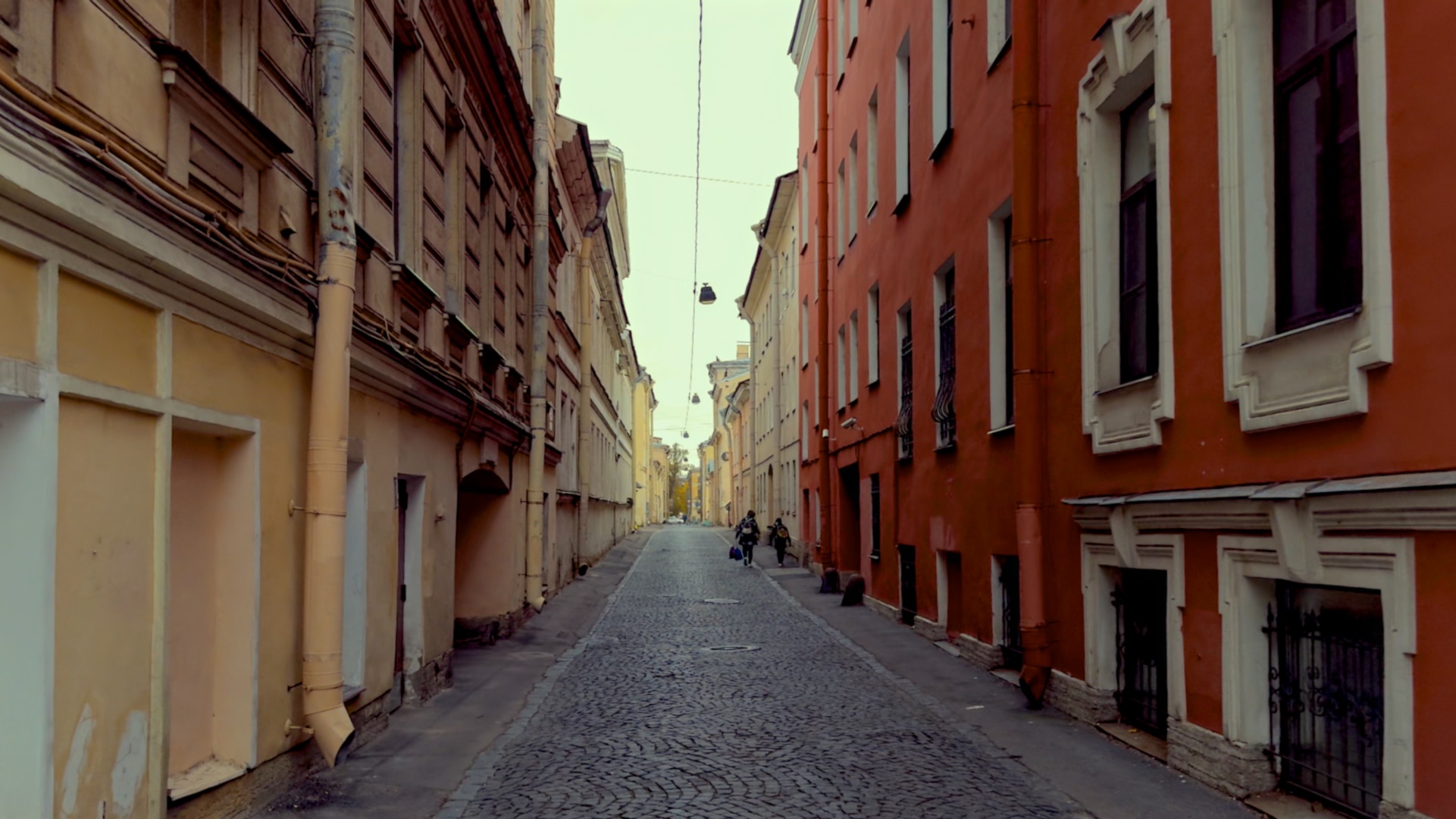 ?? Улица Репина - самая узкая и самая не Петербургская улица. смотреть онлайн