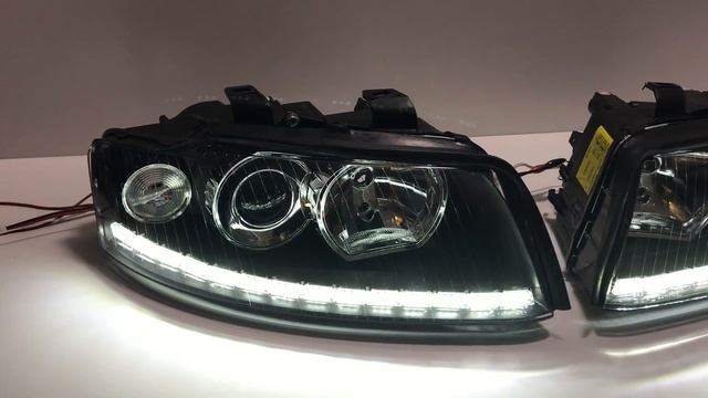 Lampy Audi A4 B6 Z Paskiem Płynącym I Bixenonem