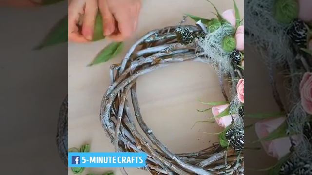 Stunning DIY wreath to decorate your house via Tsvoric, youtube c смотреть онлайн