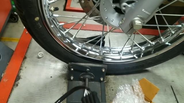 Lambda sensor problem fixed in Jawa 42/Jawa 42 2nd servicing/Trackless Rahul смотреть онлайн