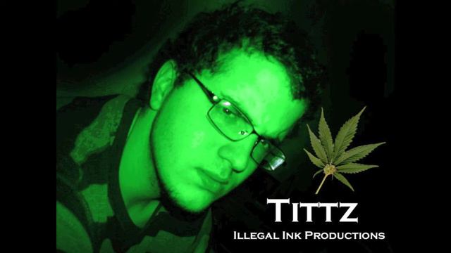 Titz - twiggy fucks guys and smells like shit and takes it up the ass to feed his crack addiction смотреть онлайн