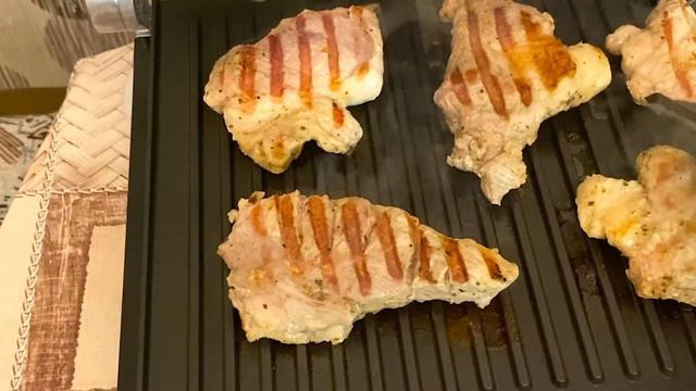сочное МЯСО на гриле смотреть онлайн