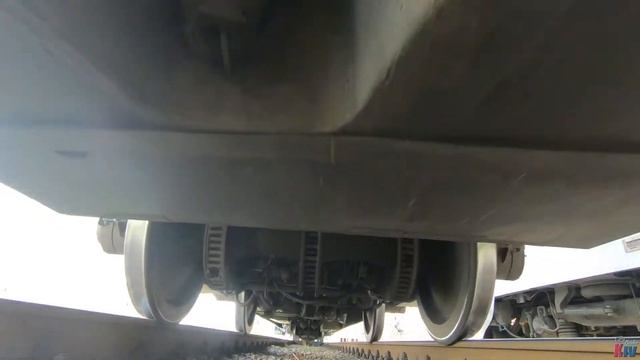 Тарпан ЭКР-1 вид снизу // Train bottom view смотреть онлайн