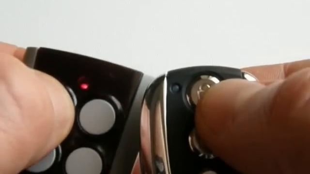 How to clone DiTEC and V2 Phoenix remote control clone, key fob (side by side) смотреть онлайн