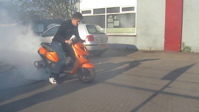 Polini Evo Zip Wheelie + Epic Burnout ! смотреть онлайн