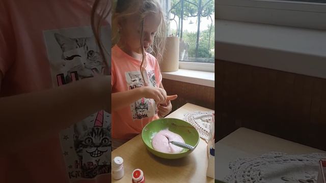 Мира делает слайм часть 2 слаймик пришли гости смотреть онлайн