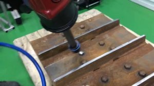 Затяжка болтов гайковертом CP7642