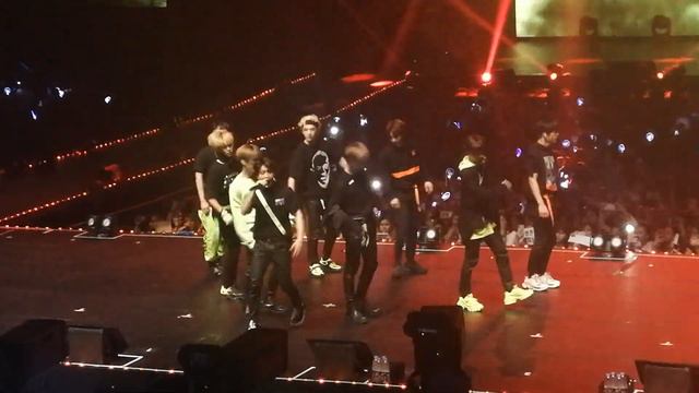 20190427 Stray Kids Voices Fancam #UnveilTourInManila смотреть онлайн