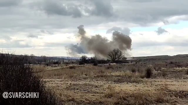 Работа российских ТОС по укрепрайонам ВСУ неподалеку от Авдеевки. смотреть онлайн