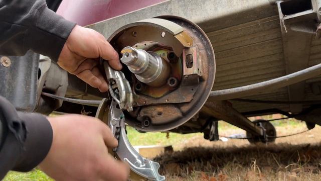 Ifor Williams trailer brake shoe replacement hb505 hb510 смотреть онлайн