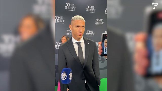 L'INCROYABLE ARRIVÉE des STARS du PSG à la cérémonie FIFA The Best смотреть онлайн