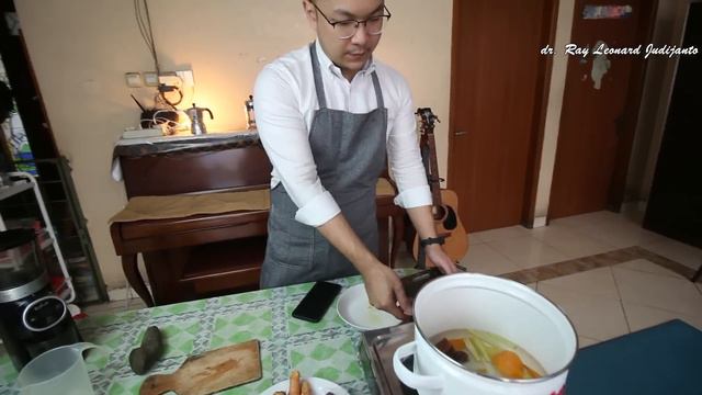 RESEP MINUMAN EMPON MPON ENAK ! BUKAN KOPI ! - dr. Ray Leonard Judijanto смотреть онлайн