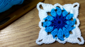 Маленький, да Удаленький! Вяжем квадратный мотив крючком из 3 рядов