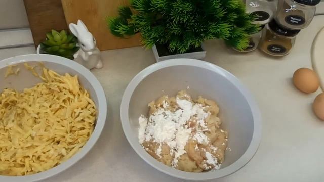 Куриная котлета с одной стороны, драник с другой....Это оооооочень вкусно и быстро. смотреть онлайн