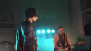 джизус–девочка в классе