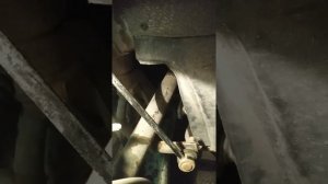 Шкода Октавия А5 как определить состояние рулевой тяги ,  и стойки стабилизатора .