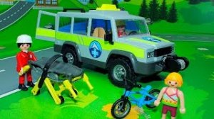 Игрушки плеймобил - велосипеды и машинки у видео для детей - Баловство на дороге..mp4