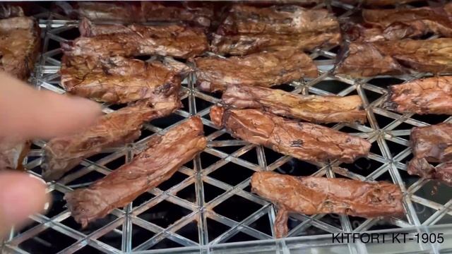 Сушу ВКУСНЯШКИ ДЛЯ СОБАК | Обзор сушилки Kitfort KT-1905 смотреть онлайн