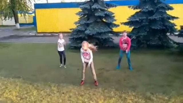 Танец под песню "Shake it off" смотреть онлайн