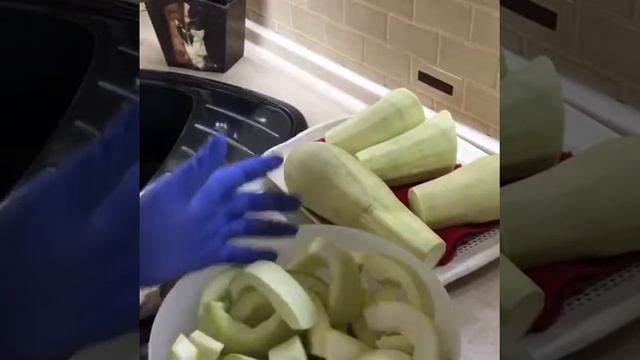 кабачки переростки)))))рецепт, вкусно и маааленький секрет смотреть онлайн
