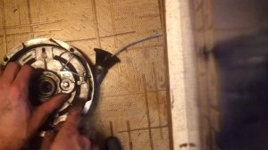 Как подтянуть трос ручного стартера снегохода Буран, не снимая ручку.