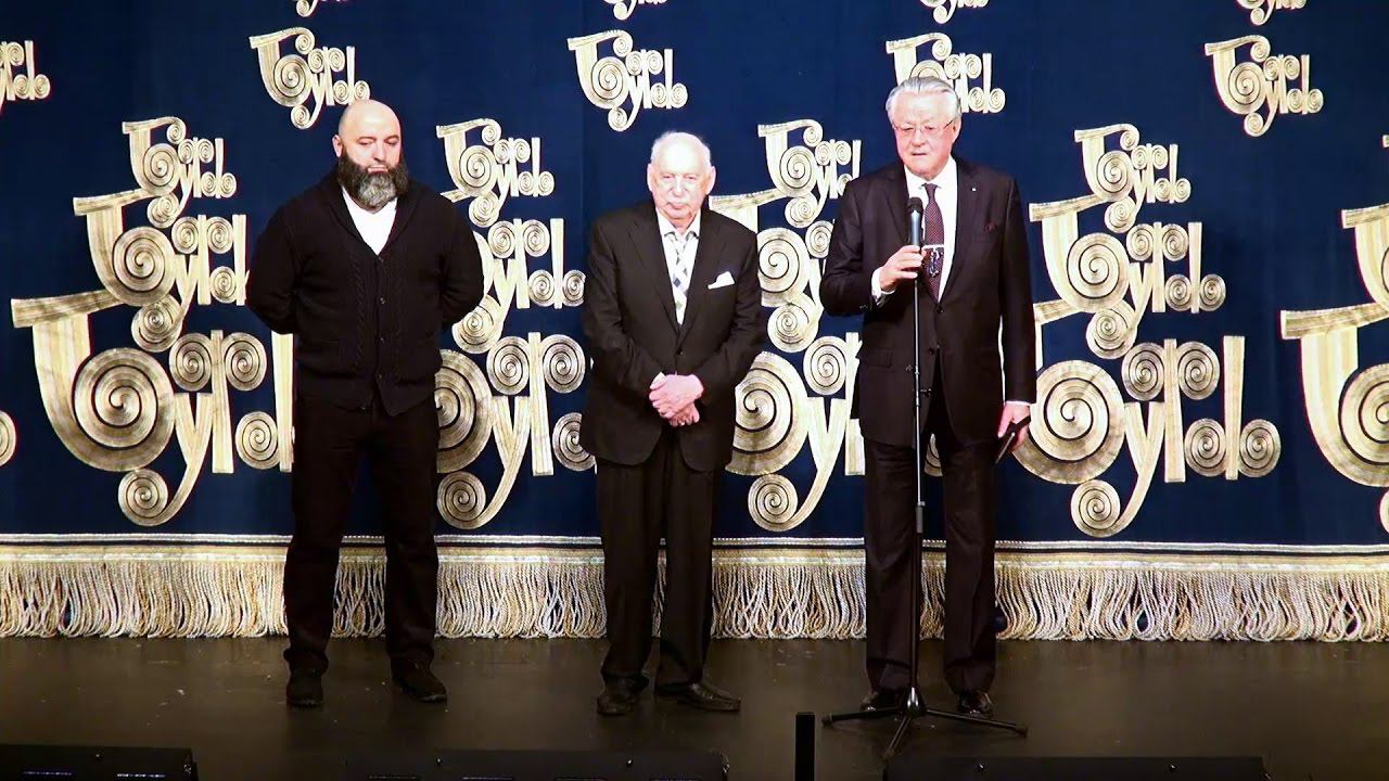 Ю.М. Новолодский в театре «Буфф». Торжественная церемония. смотреть онлайн