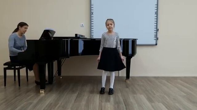 1. Приветливая улица , музыка Г.Струве, слова В.Викторова; 2. Блины- Русская народная песня. смотреть онлайн