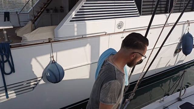 Океанский катамаран изнутри