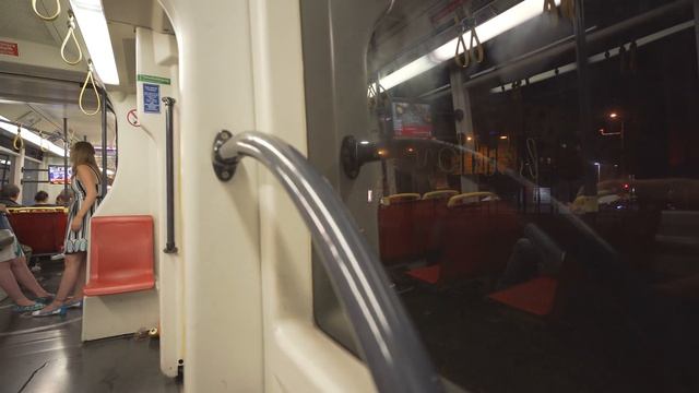 Austria, Vienna, tram 6 night ride from Westbahnhof to Matzleinsdorfer Platz смотреть онлайн