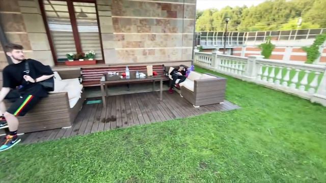 ОТДЫХ В ДОРОГОМ ДОМЕ С БАССЕЙНОМ / КОРЕШ ПРИЕХАЛ К EXILE смотреть онлайн