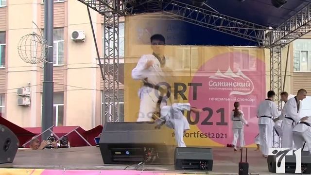 Показательные выступления в день г. Воронежа демонстрационной команды Первой школы тхэквондо 09.202 смотреть онлайн