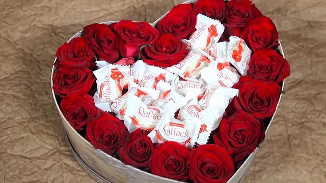 Цветы в коробке "Подарок с любовью!" смотреть онлайн