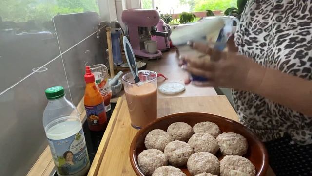 Готовлю Котлеты Фрикадели в духовке ??Делаю заливку для Фрикаделек ? Olga Kirchgessner смотреть онлайн