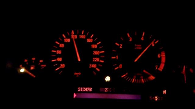BMW E38 3.5 ACCELERATION смотреть онлайн
