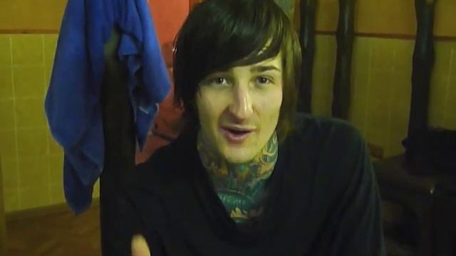 Митч Лакер из Suicide Silence приветствует ДрагМеталлы смотреть онлайн