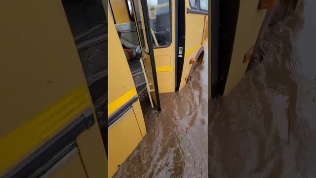 Паз 4х4 детский. Остановка в деревне. смотреть онлайн