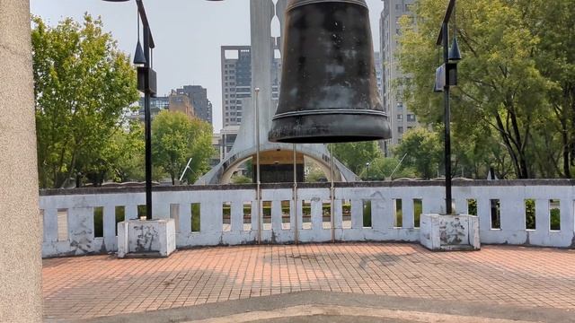 富士拍立得 FUJIFILM instax mini 12 簡單開箱與使用教學：拋開電子數位元件，重回純光學與化學顯影的傳統拍立得（攝郎搞機 vol.21） смотреть онлайн