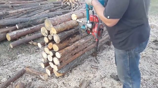 Пилим#пилить дрова в штабеле # бензопила Дружба смотреть онлайн