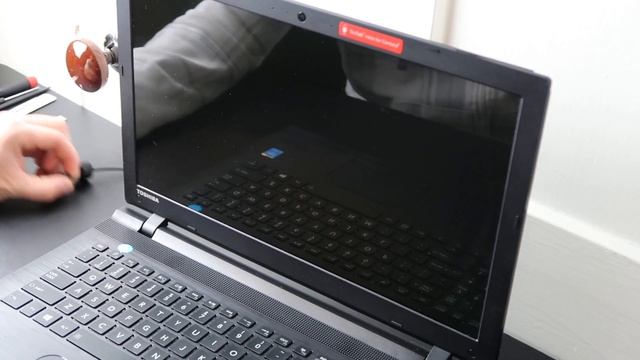 How To Fix Toshiba Laptop Battery Wont Charge / Battery Not Detected / 0% Plugged In Not Charging смотреть онлайн